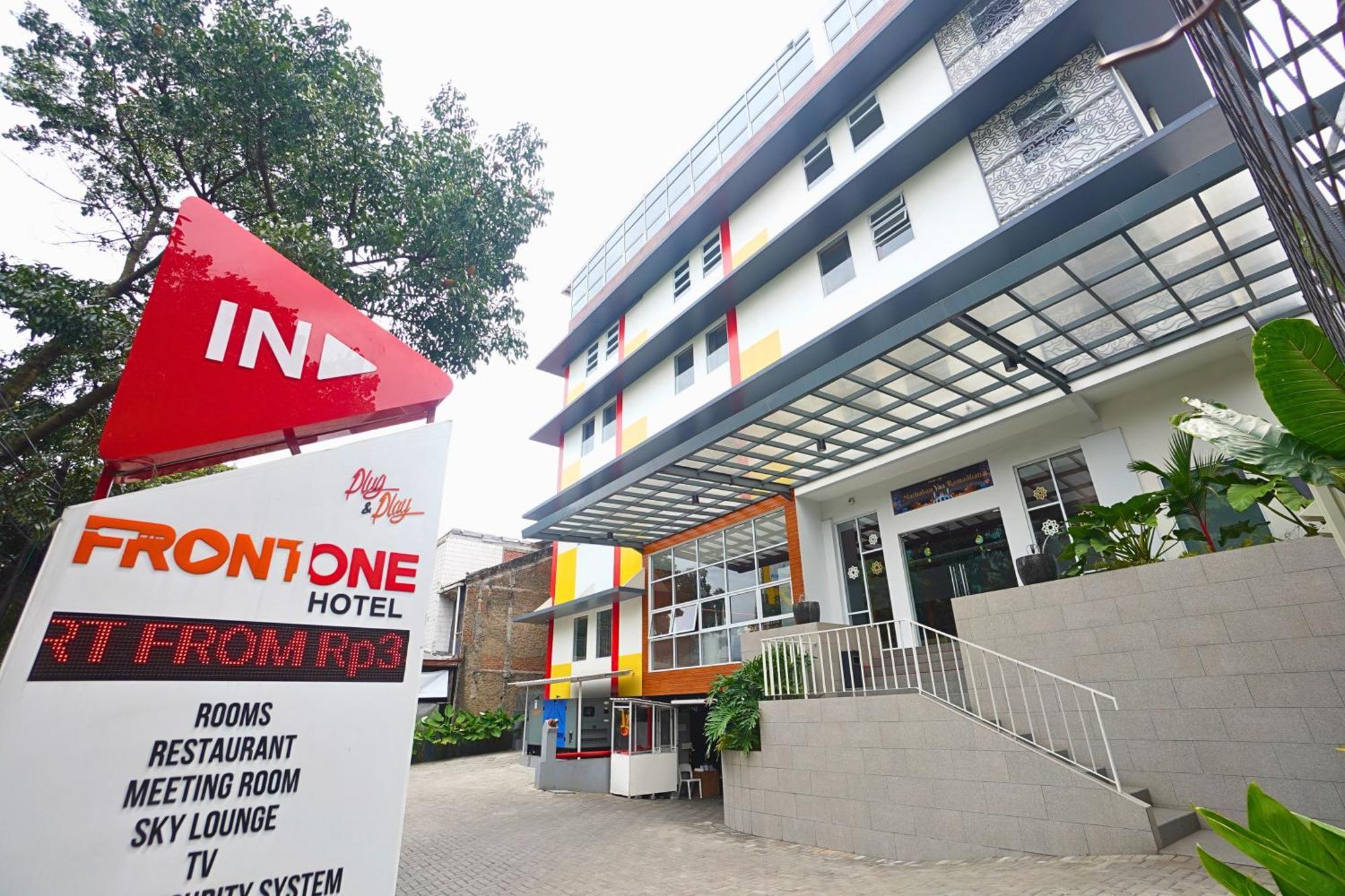 Front One Hotel Pasir Koja Bandung Exterior photo