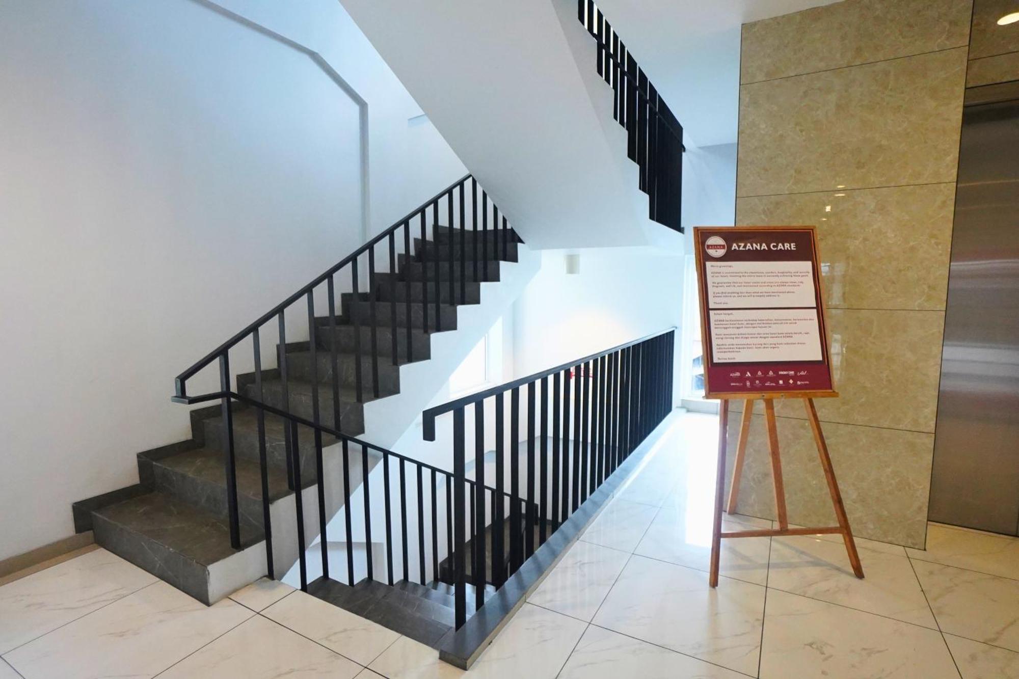 Front One Hotel Pasir Koja Bandung Exterior photo