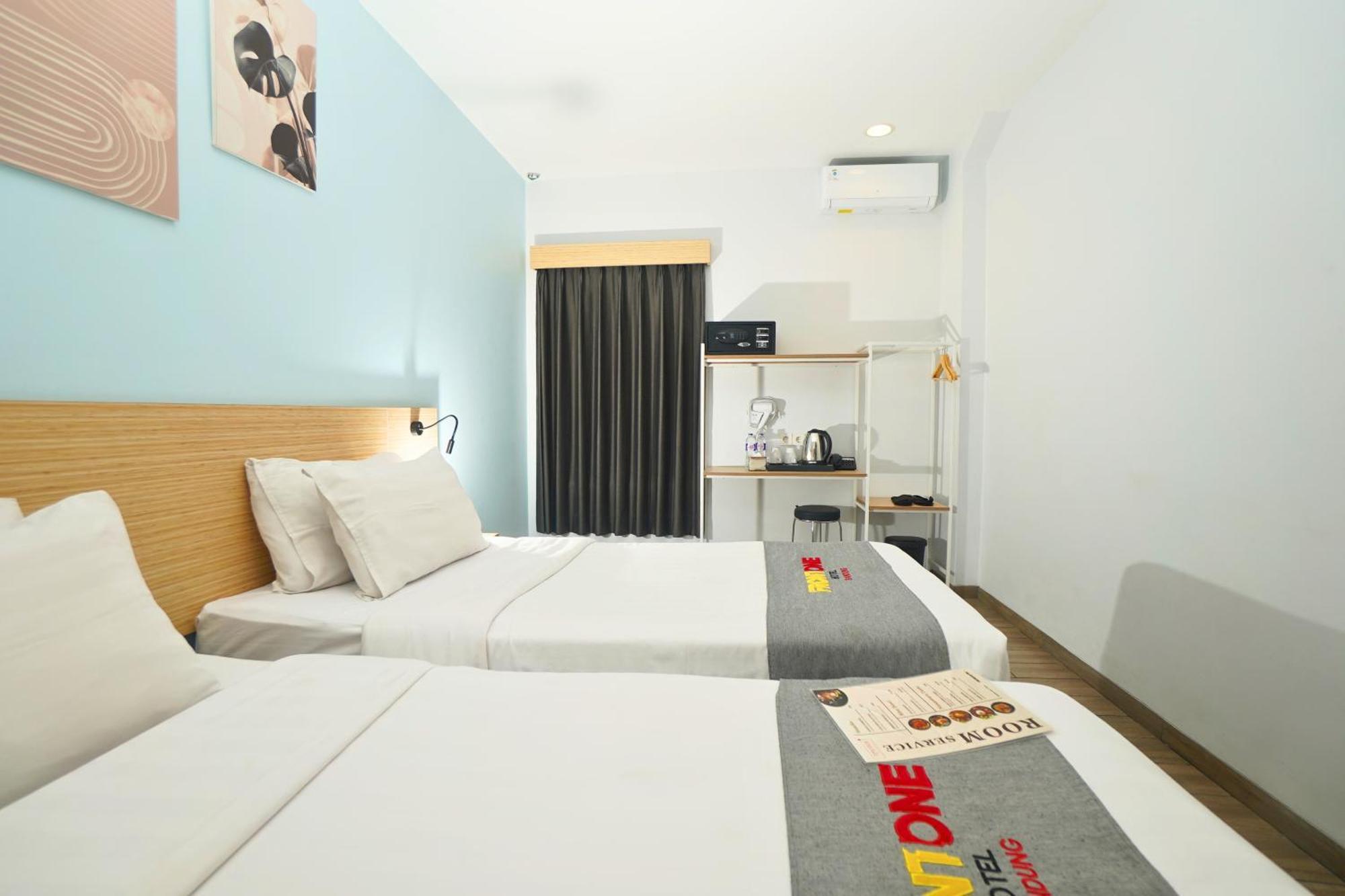 Front One Hotel Pasir Koja Bandung Exterior photo